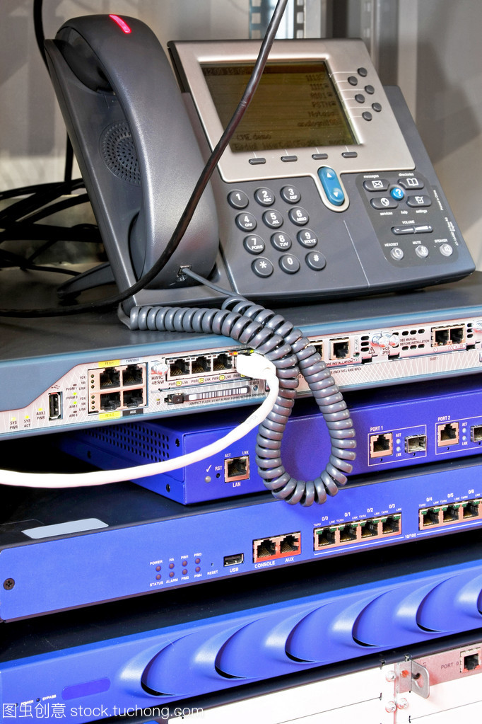 數據通信中的關鍵網絡設備及其功能解析